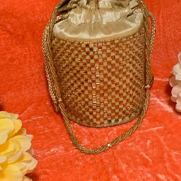 Golden bag ( clutch, potli ) - Picture 3 of 3